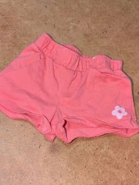 ❤️‍🔥10/$10❤️‍🔥 Baby Garanimals Coral Pink Shorts with Flower Detail Size 3-6M